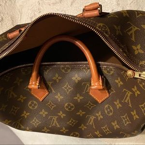 AUTHENTIC LV Speedy 35